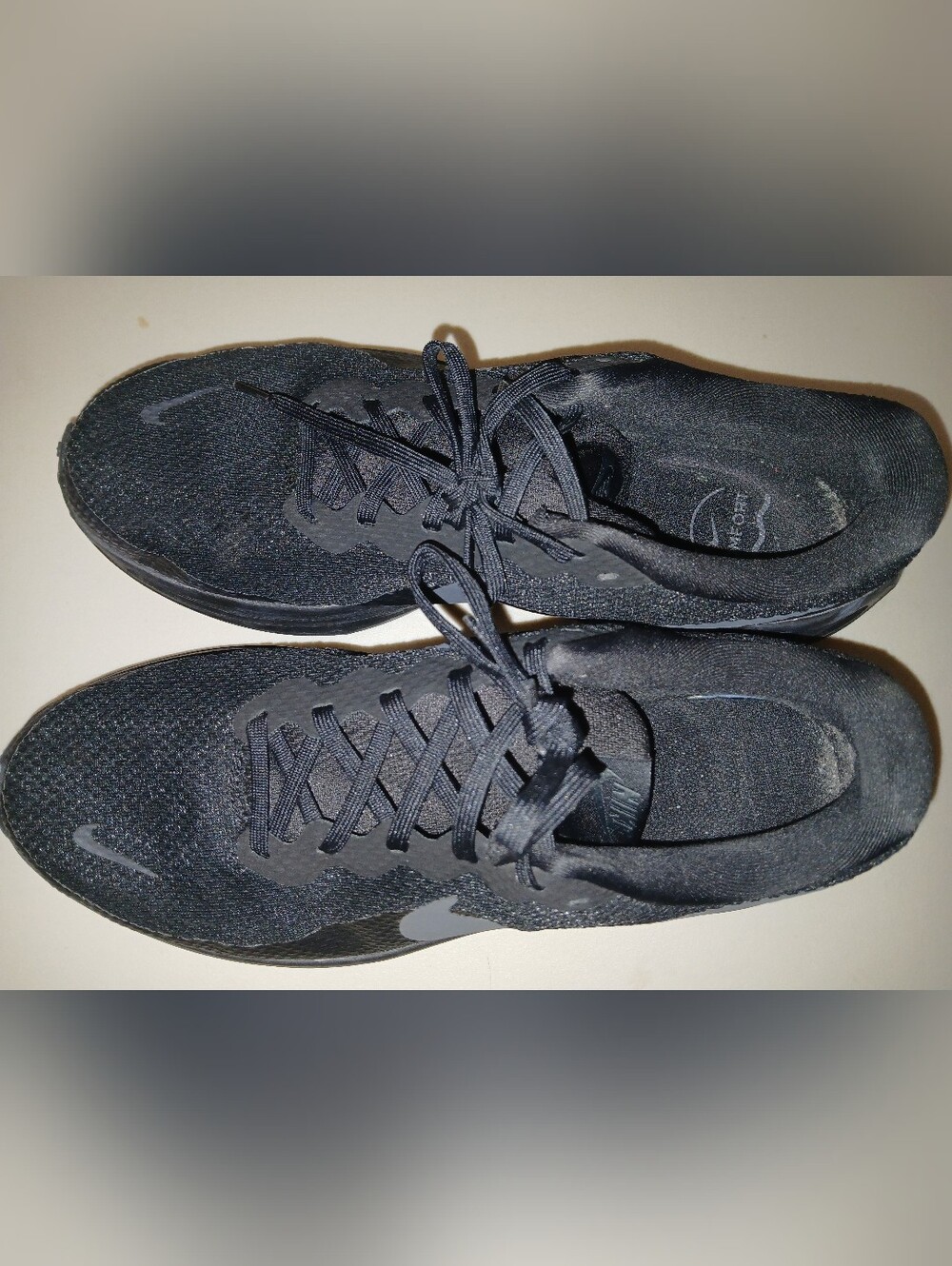 Nike Revolution Men's Size 11 Black Anthracite - Picture 4 of 7